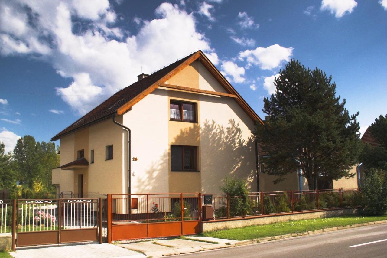 Apartments Iris Liptovský Mikuláš エクステリア 写真